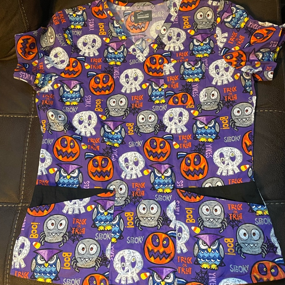 Uniform Advantage Halloween Print Scrub Top - Purple and Orange